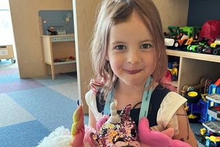 Lavina dobra. Pětiletá Anežka onemocněla zhoubným melanomem, během 30 hodin lidé poslali tři miliony - Novinky